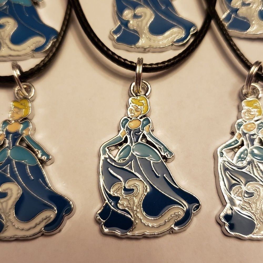 Cinderella Party Favors Necklaces Set of 10 Disney - Picture 2 of 4